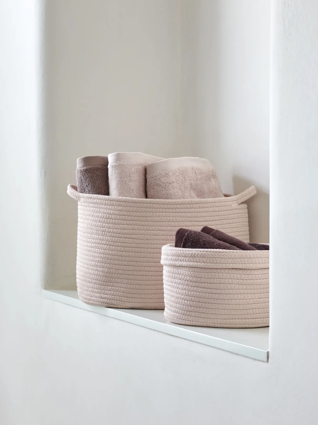 Aquanova Aquanova RENA storage basket Cameo (Medium)