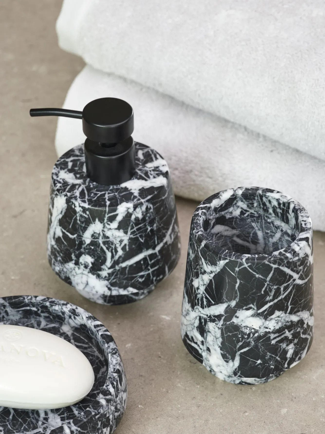 Aquanova Aquanova ORION soap dish Black