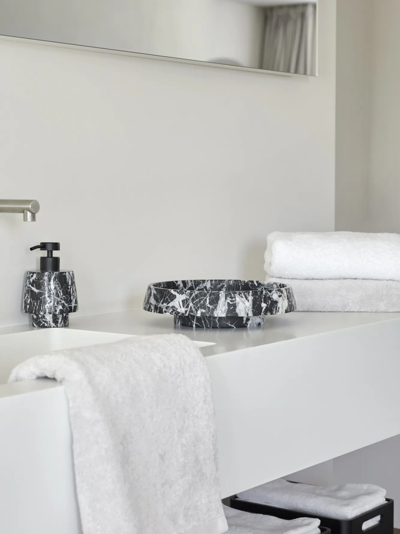 Aquanova Aquanova ORION tray / bowl Black