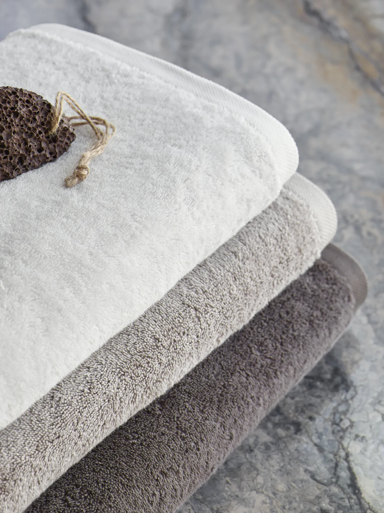 Aquanova Bath mat LONDON color Truffle-106