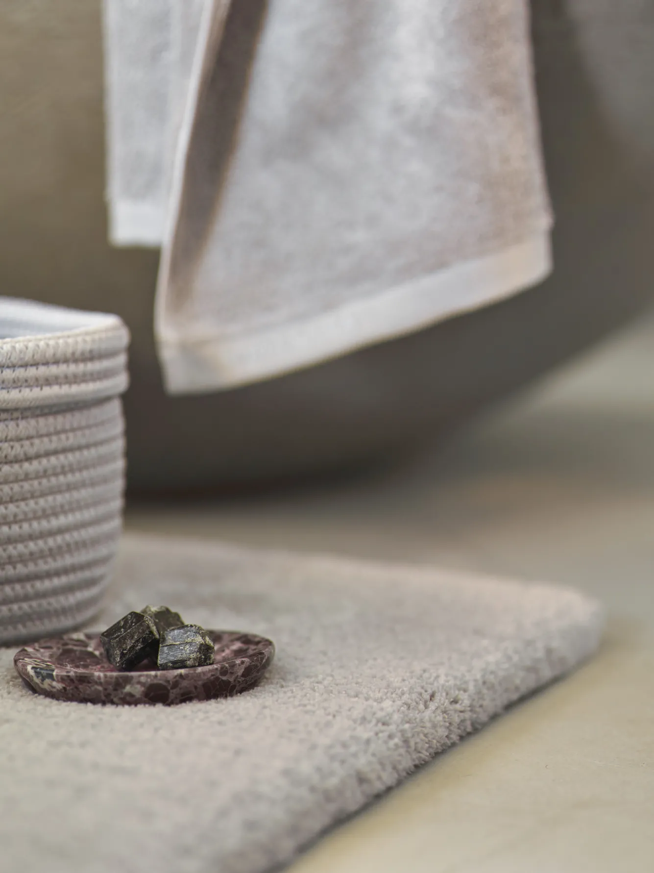 Aquanova Bath mat MAURO color Truffle (MAUBM-106)