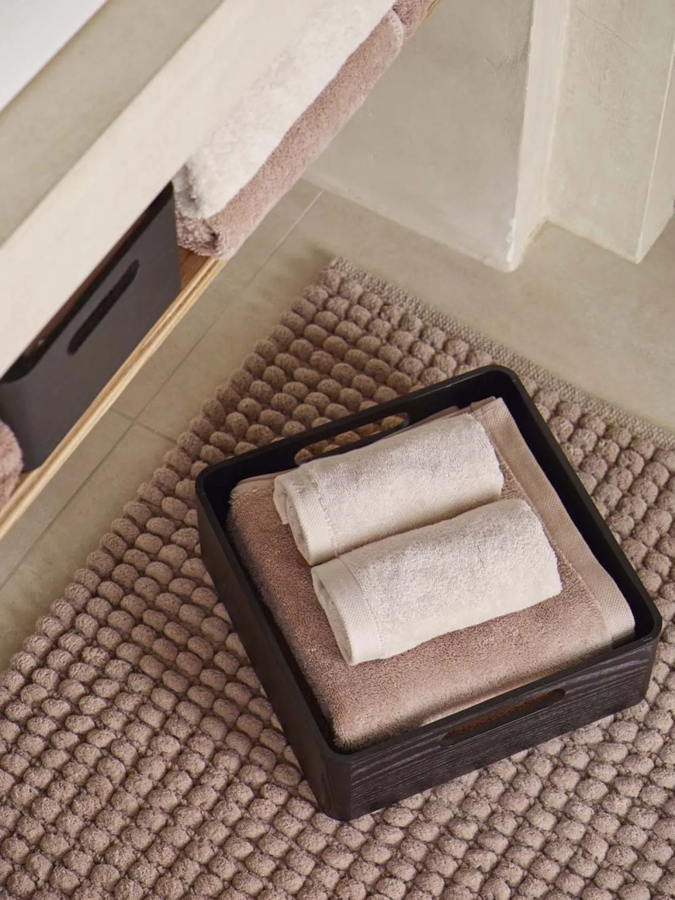 Aquanova Bath mat AXEL color Nougat (AXEBM-136)