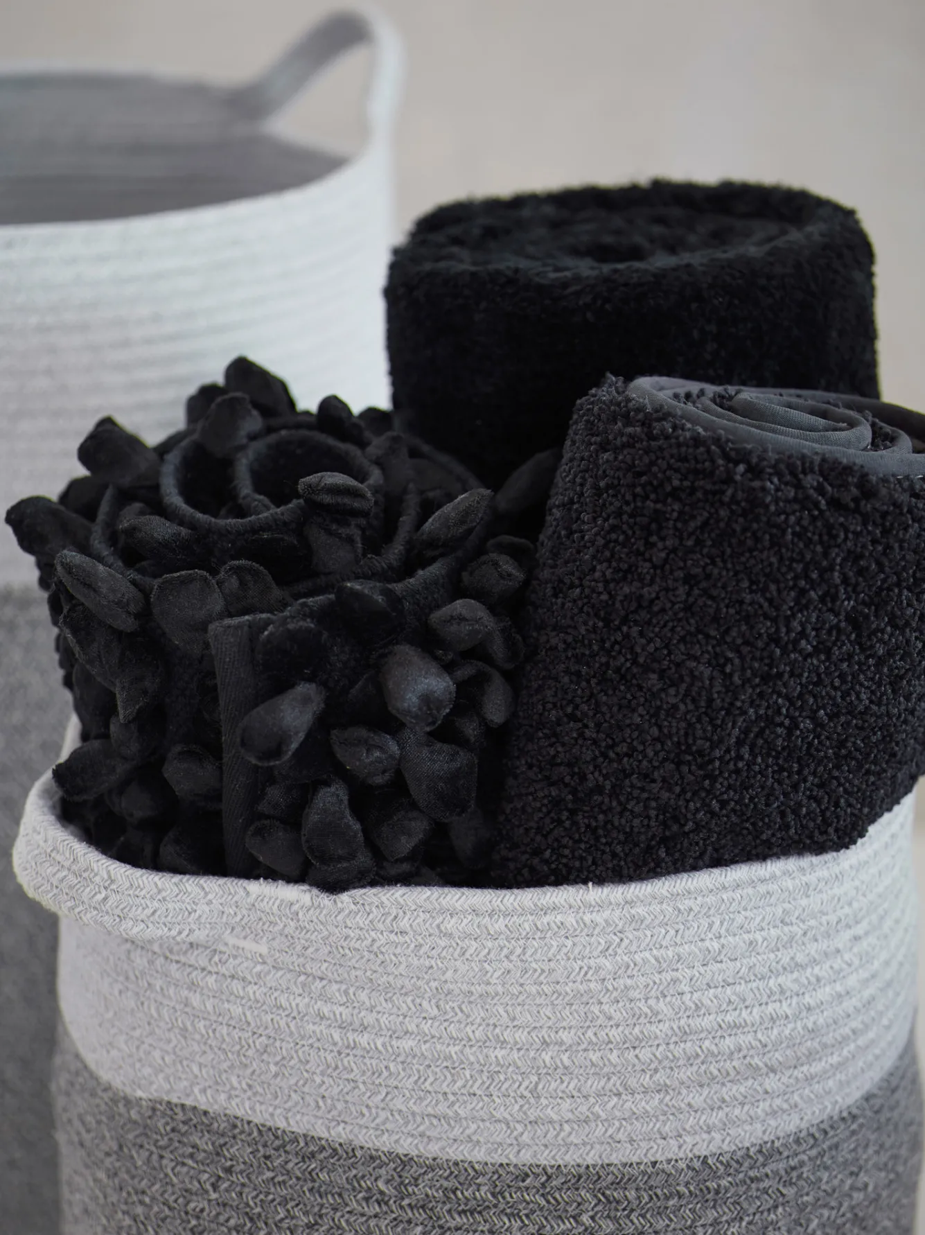 Aquanova Bath mat MAURO color Black (MAUBM-09)