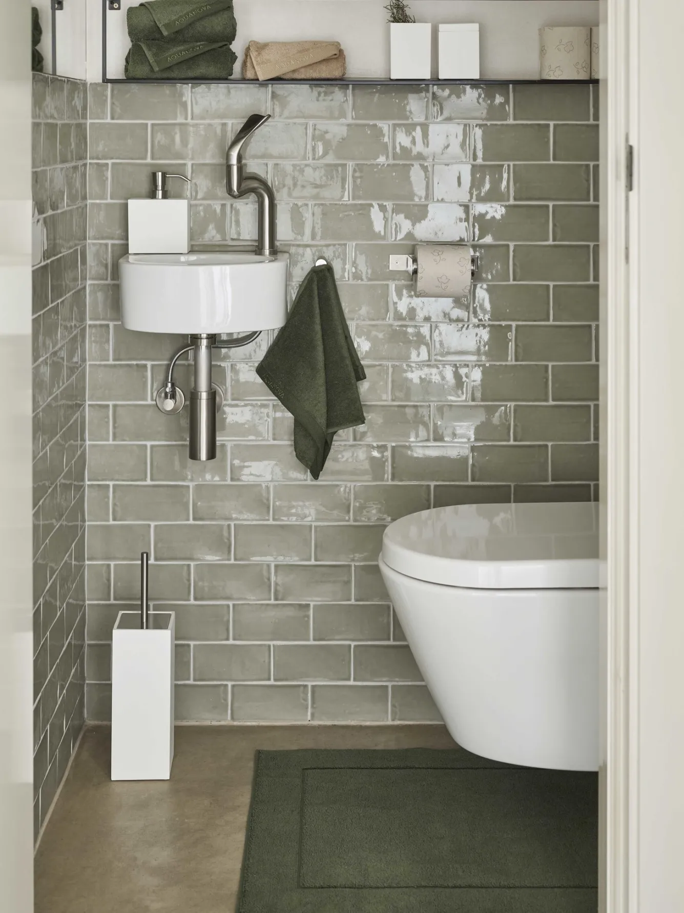 Aquanova Bath mat LONDON color Moss-125