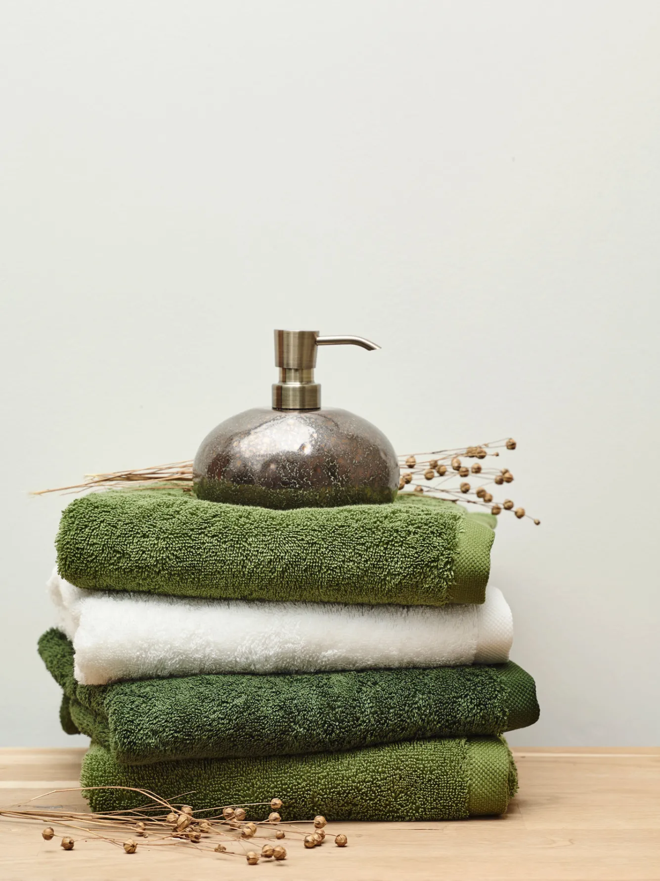 Aquanova Bath mat LONDON color Moss-125