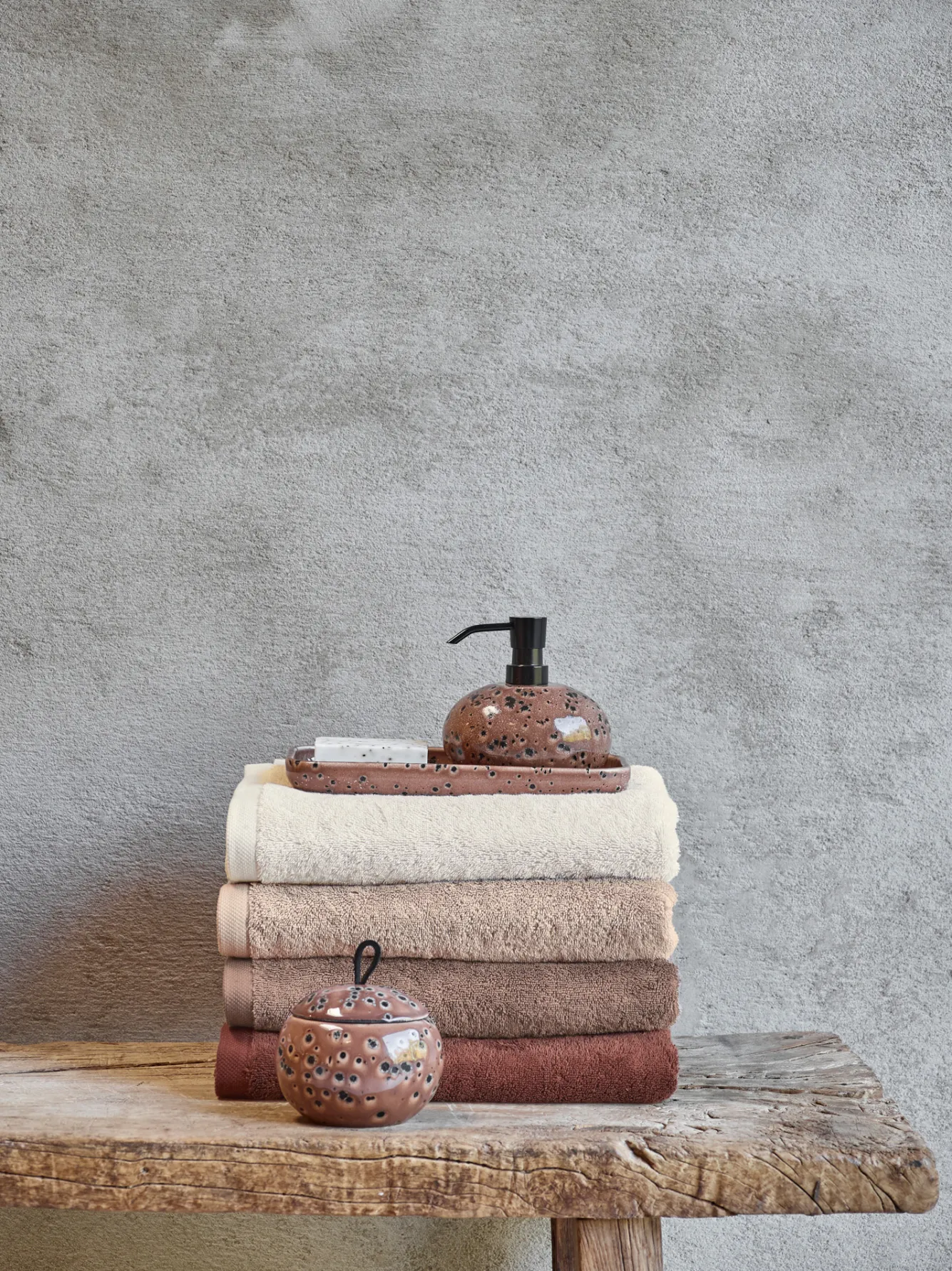 Aquanova Bath mat LONDON color Nougat-136