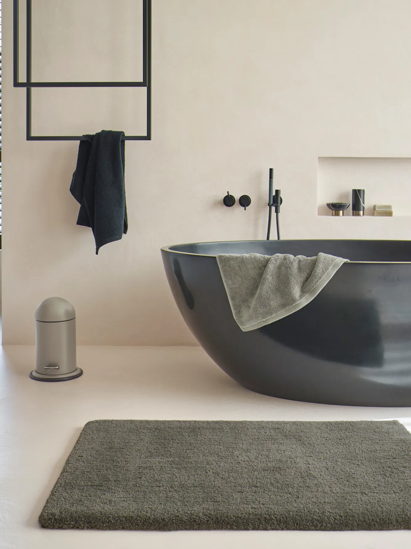 Aquanova Bath mat MAURO color Taiga (MAUBM-302)