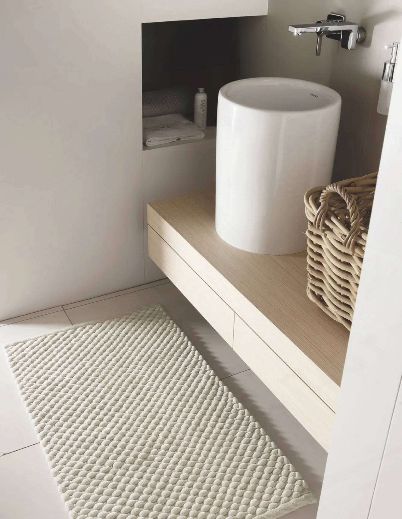 Aquanova Bath mat MAKS color Ivory-10