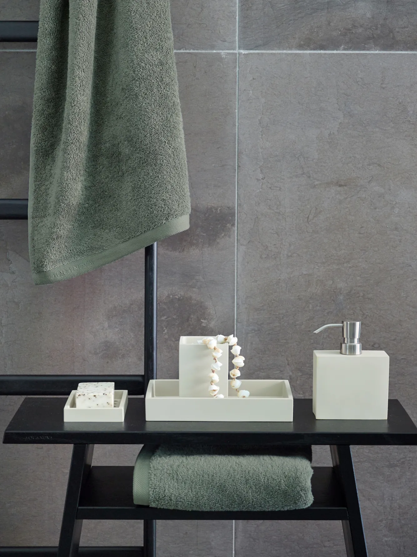 Aquanova Bath mat LOA color Thyme-293