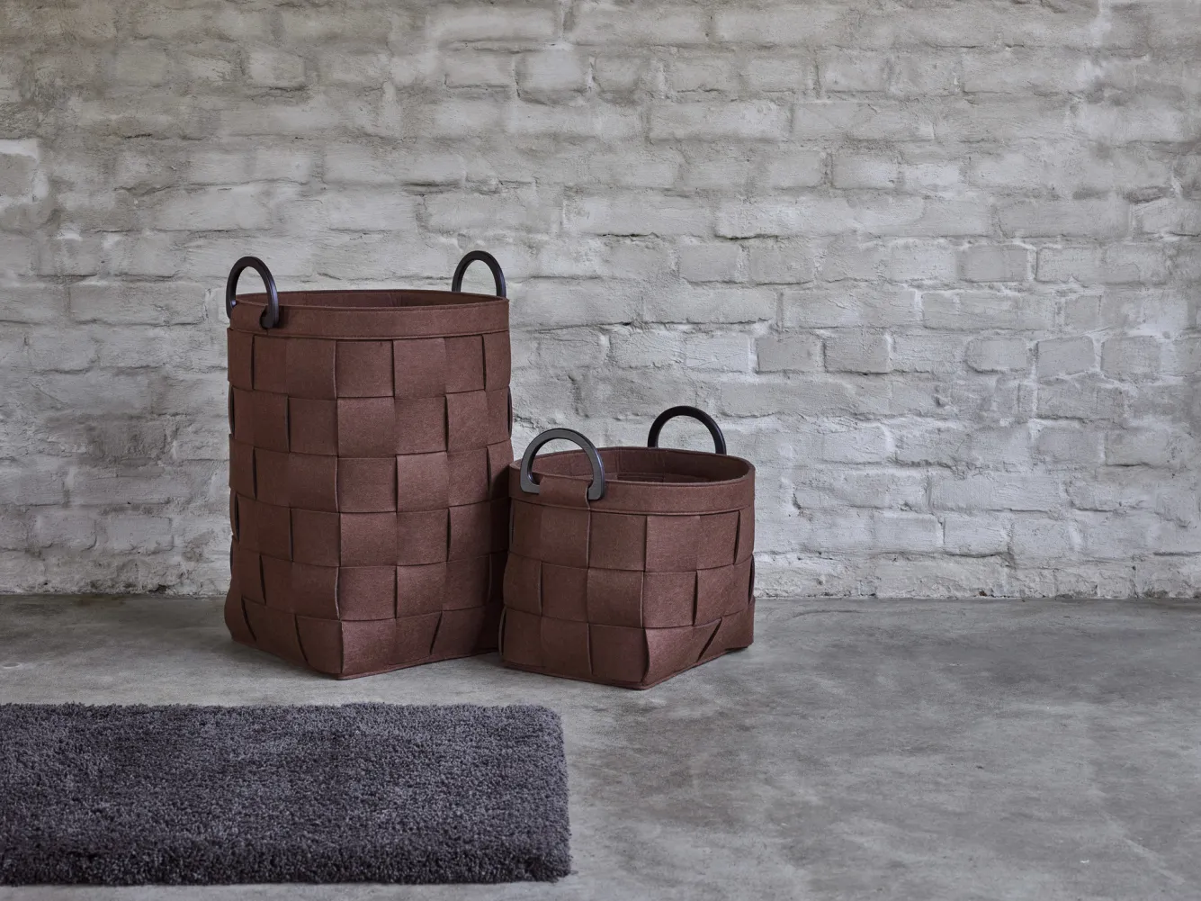 Aquanova Bath mat MUSA color Caviar-633 (dark gray)