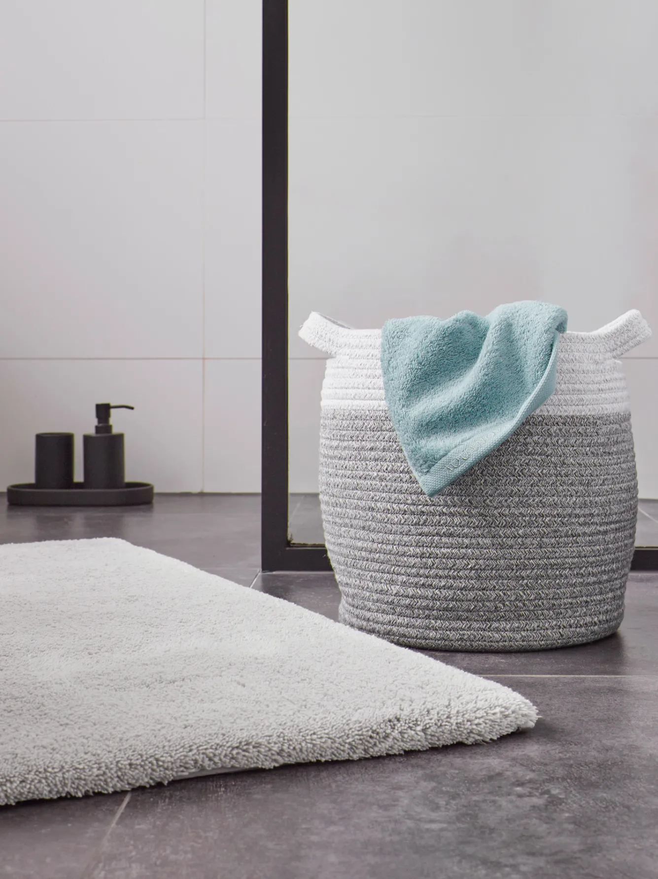 Aquanova Bath mat ALMA color Silver Gray (ALMBM-95)