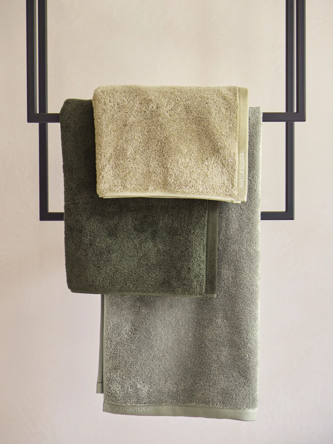 Aquanova Bath mat LONDON color Taiga-302