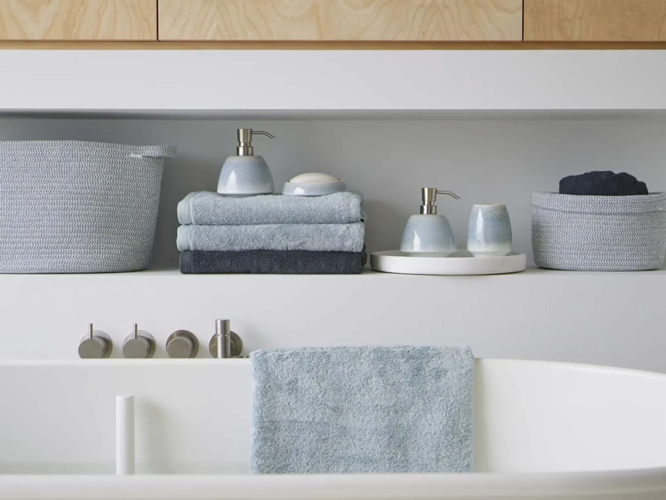 Aquanova Bath textiles LONDON color Steel-958