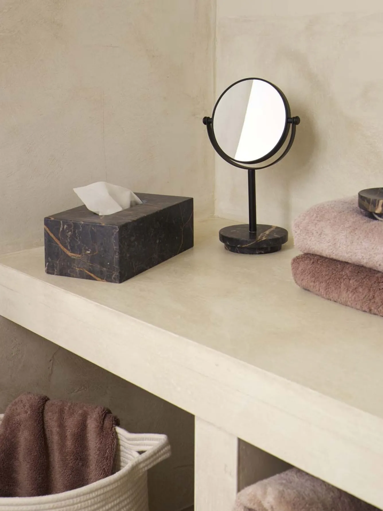 Aquanova Cosmetic mirror PORTO color Black-09