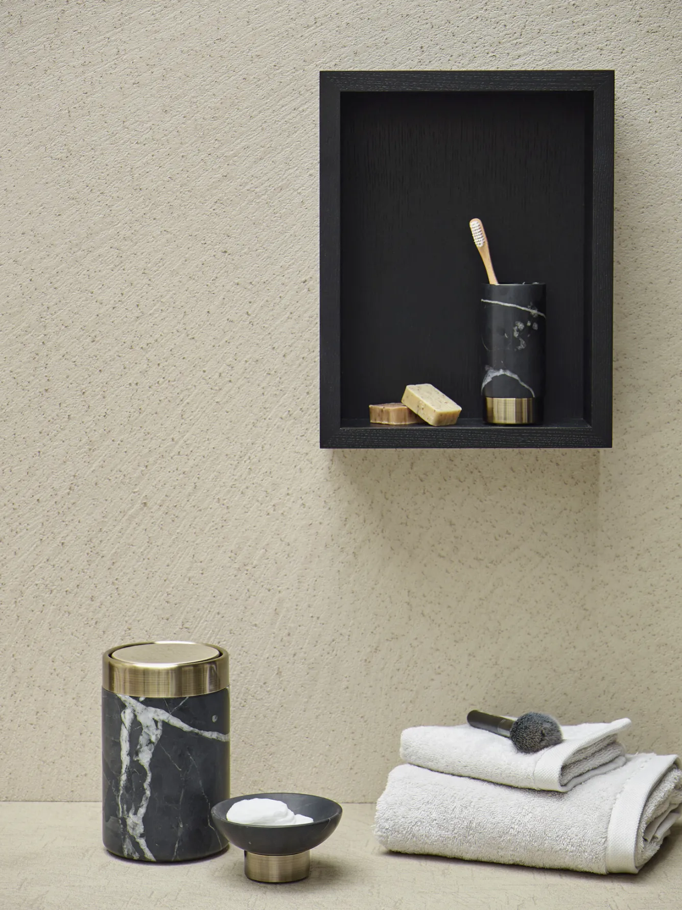 Aquanova Cup / toothbrush holder NERO color Black (black)