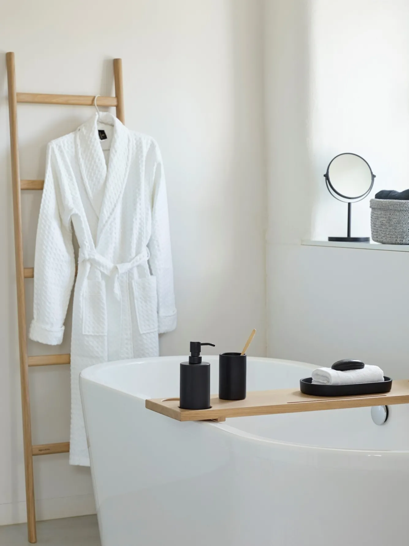 Aquanova Cup FORTE color black (FORTUM-09)