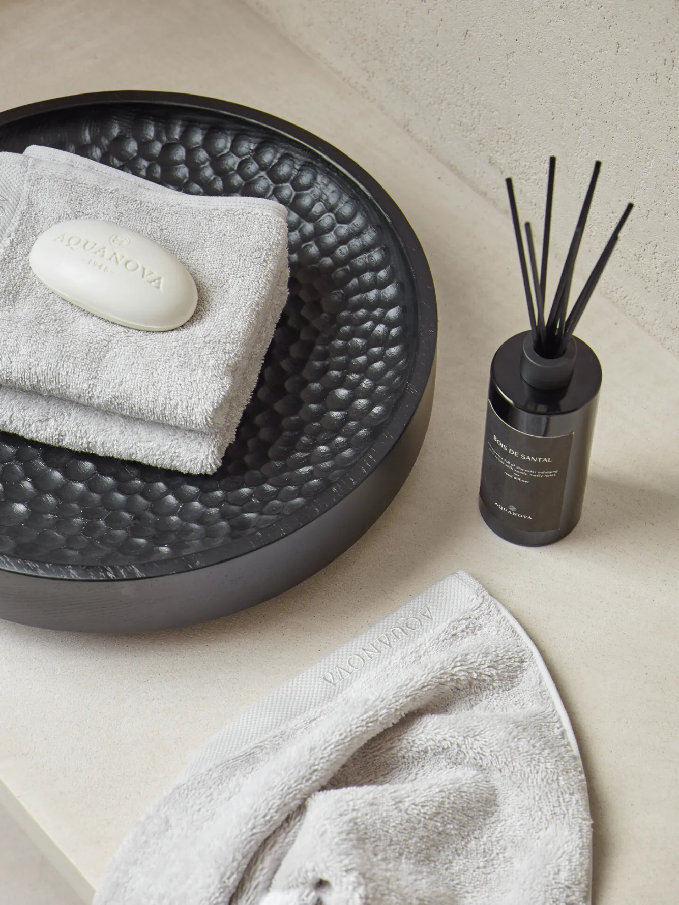 Aquanova Fragrance sticks PARIS scent Bois de Santal (woody/musk)