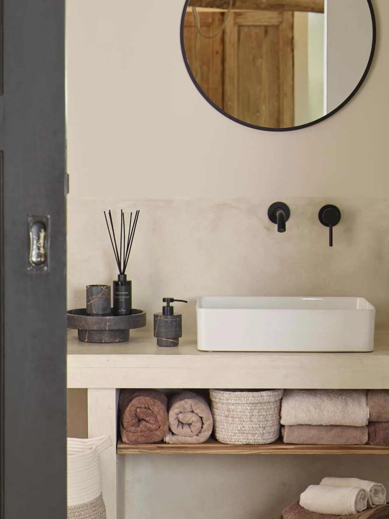 Aquanova Fragrance sticks PARIS scent Bois de Santal (woody/musk)