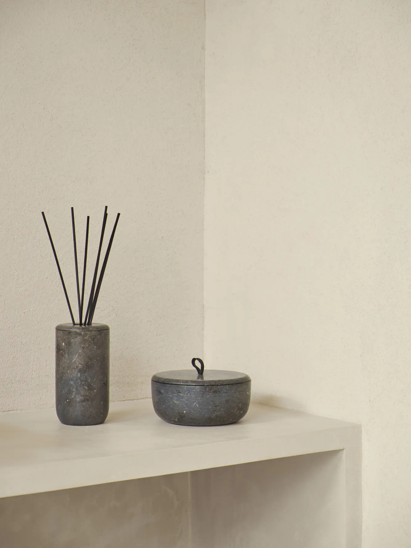 Aquanova Fragrance sticks PARIS scent Bois de Santal (woody/musk)