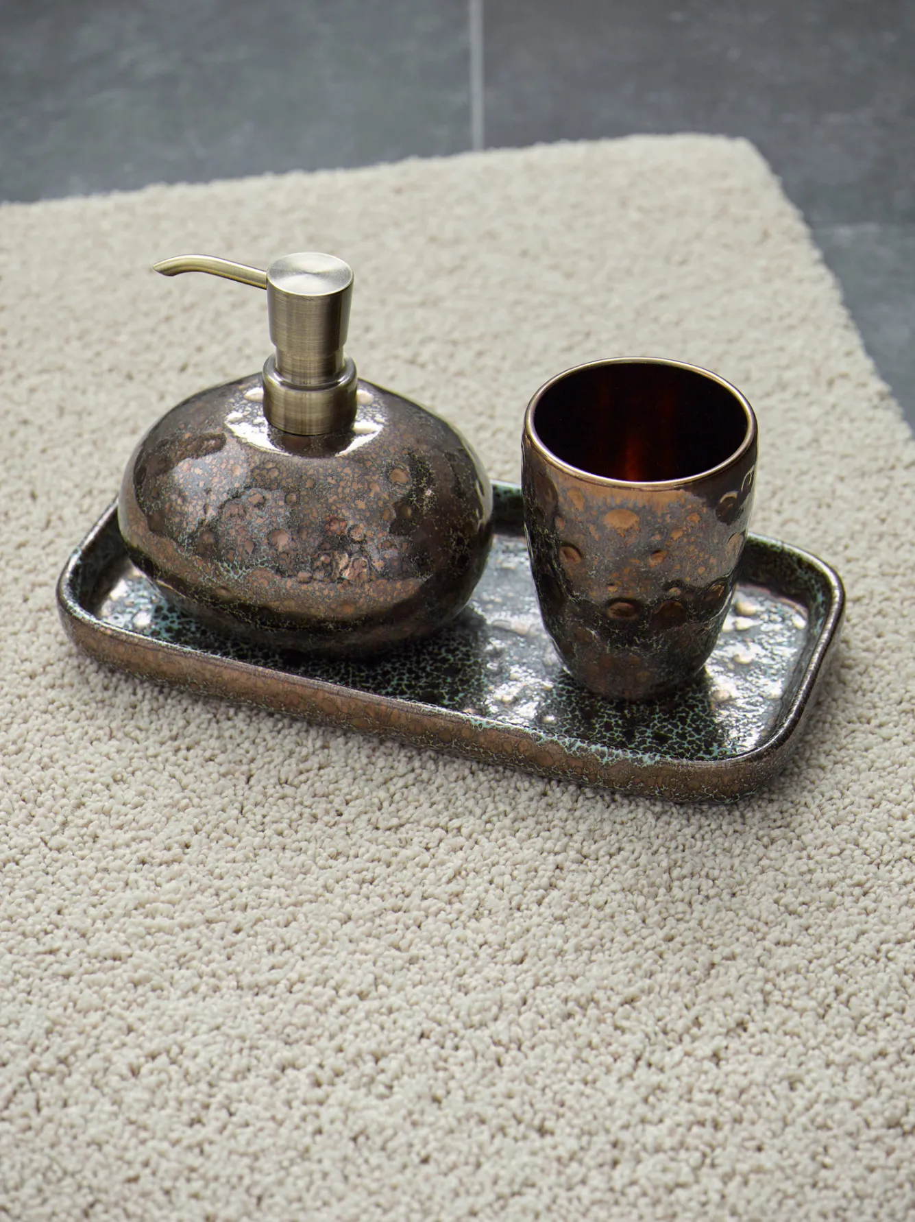 Aquanova Giftbox Ugo soap dispenser Vintage Bronze Paris soap Bois de Cèdre (GIFTUGODIS854-BDC)