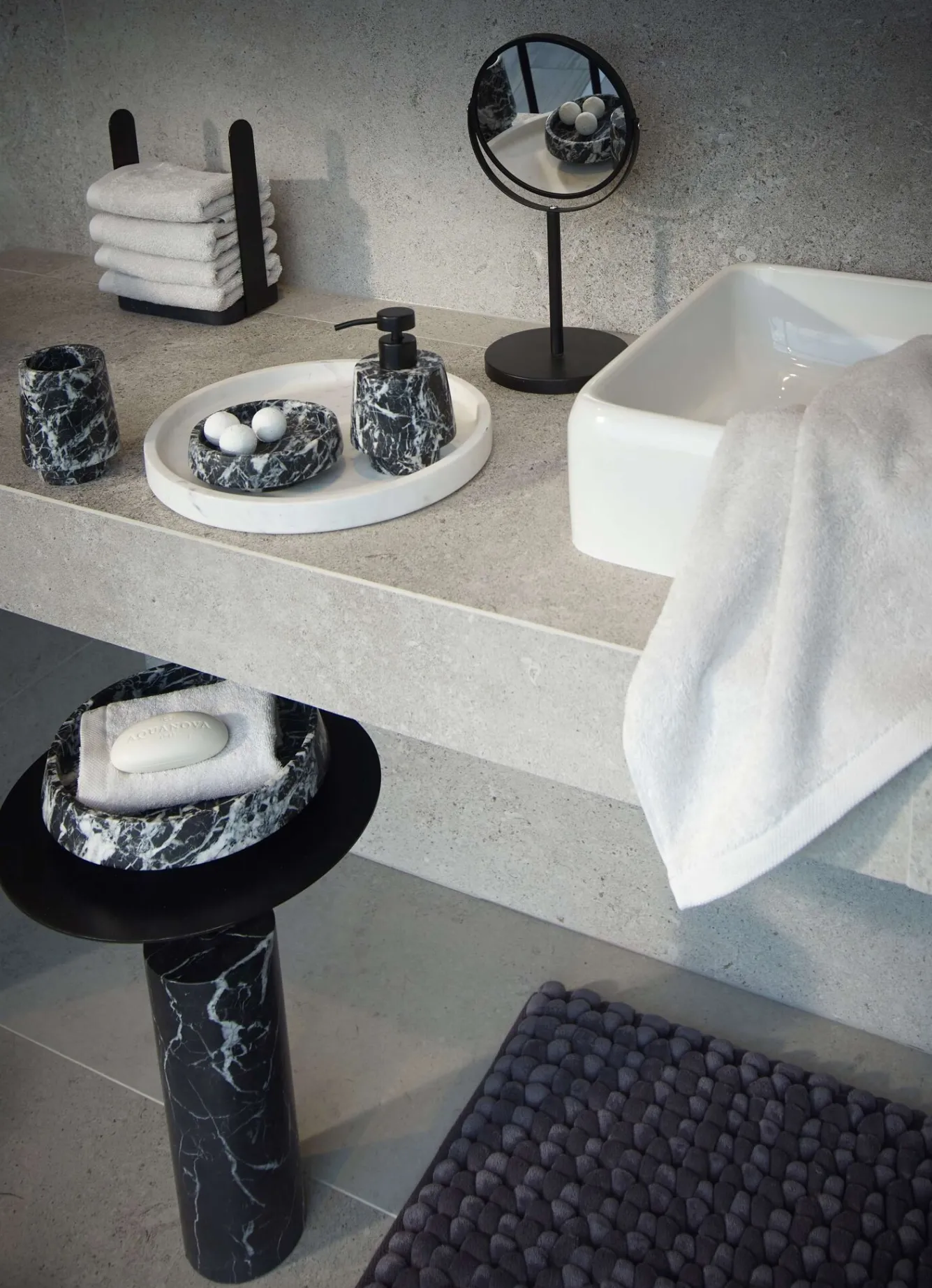 Aquanova Guest towel holder NERO color Black (black)