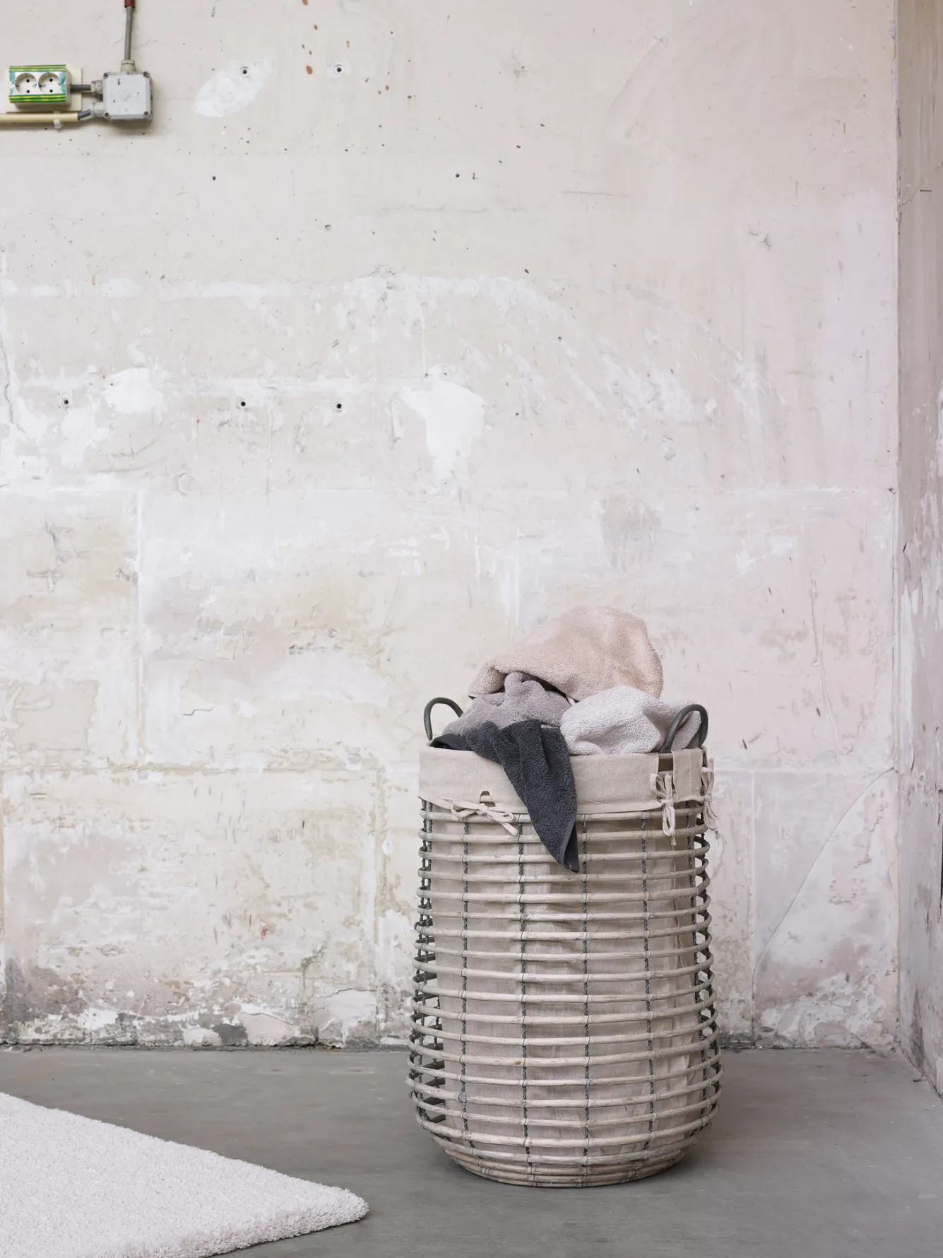 Aquanova Laundry basket GISLA Greige-93 (Medium) GISLAM-93