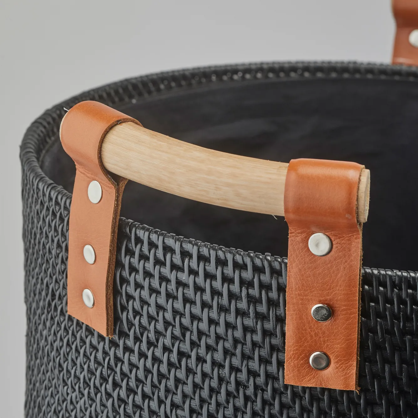 Aquanova Laundry basket CINO color Black (black)