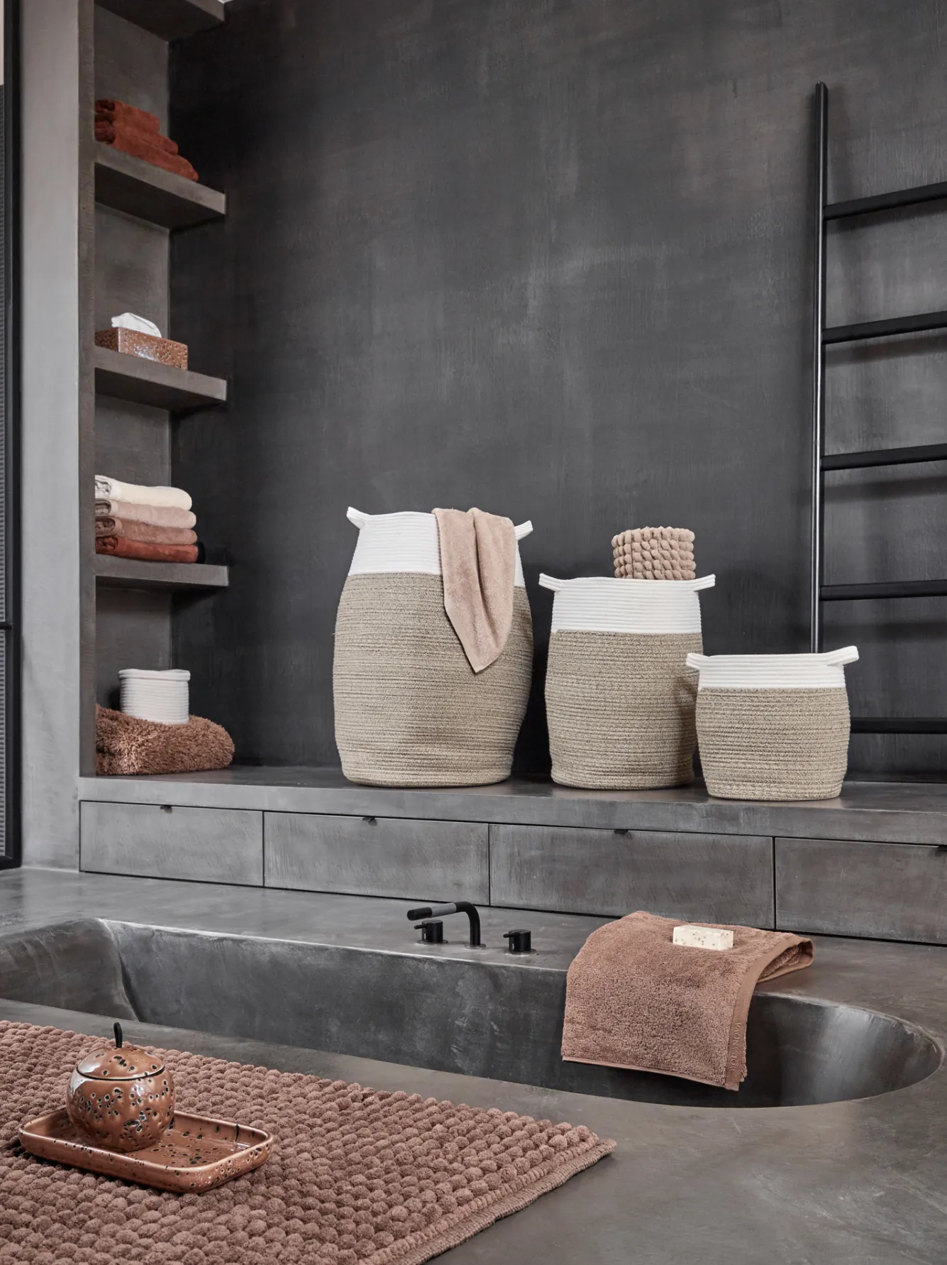 Aquanova Laundry basket Osman Nougat-136 (Large)