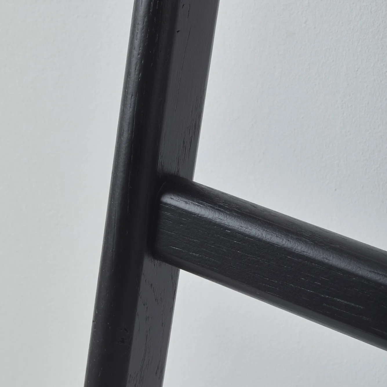 Aquanova Oak towel ladder MINK color black (MINTLL-09)