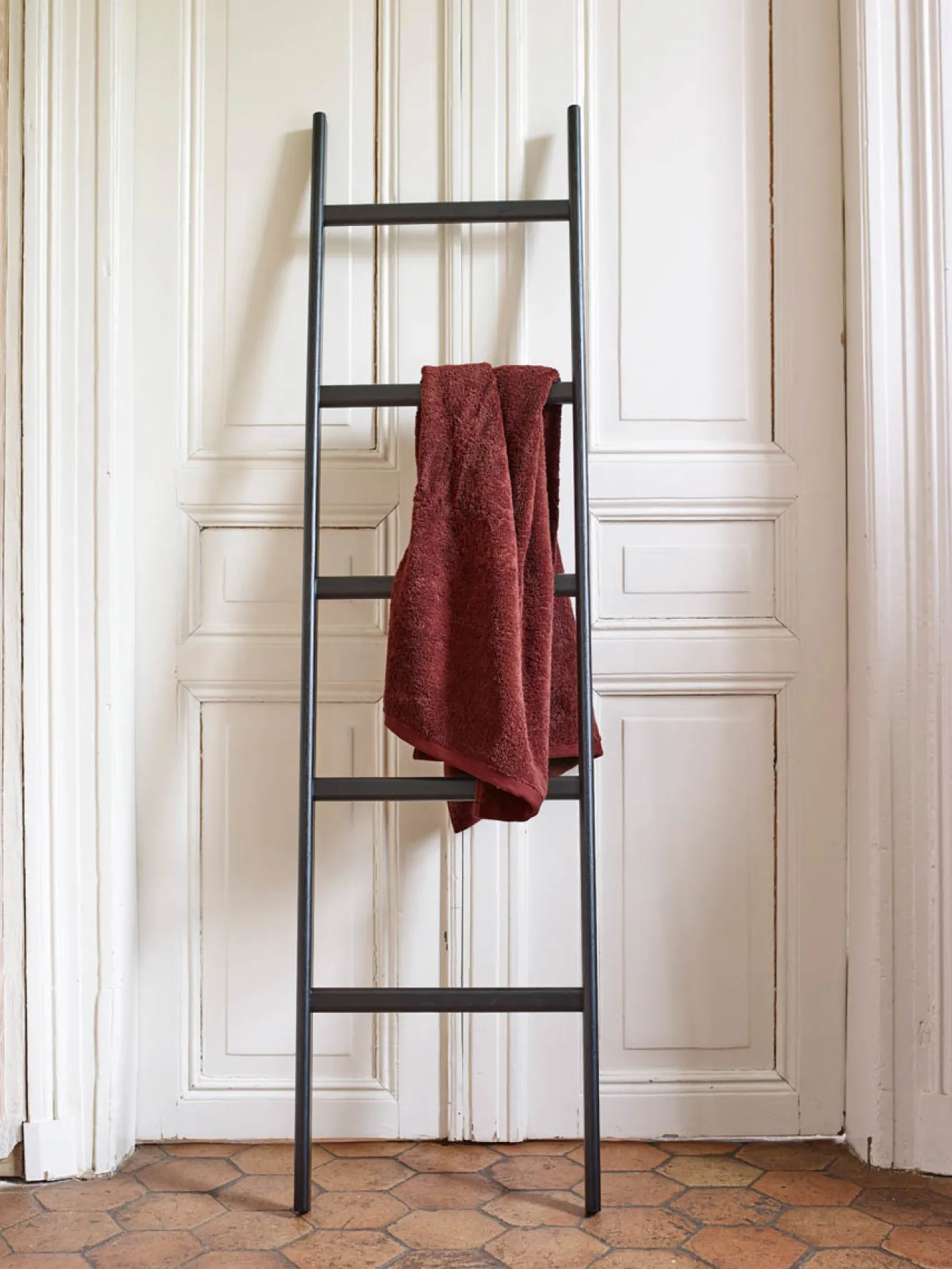 Aquanova Oak towel ladder MINK color black (MINTLL-09)