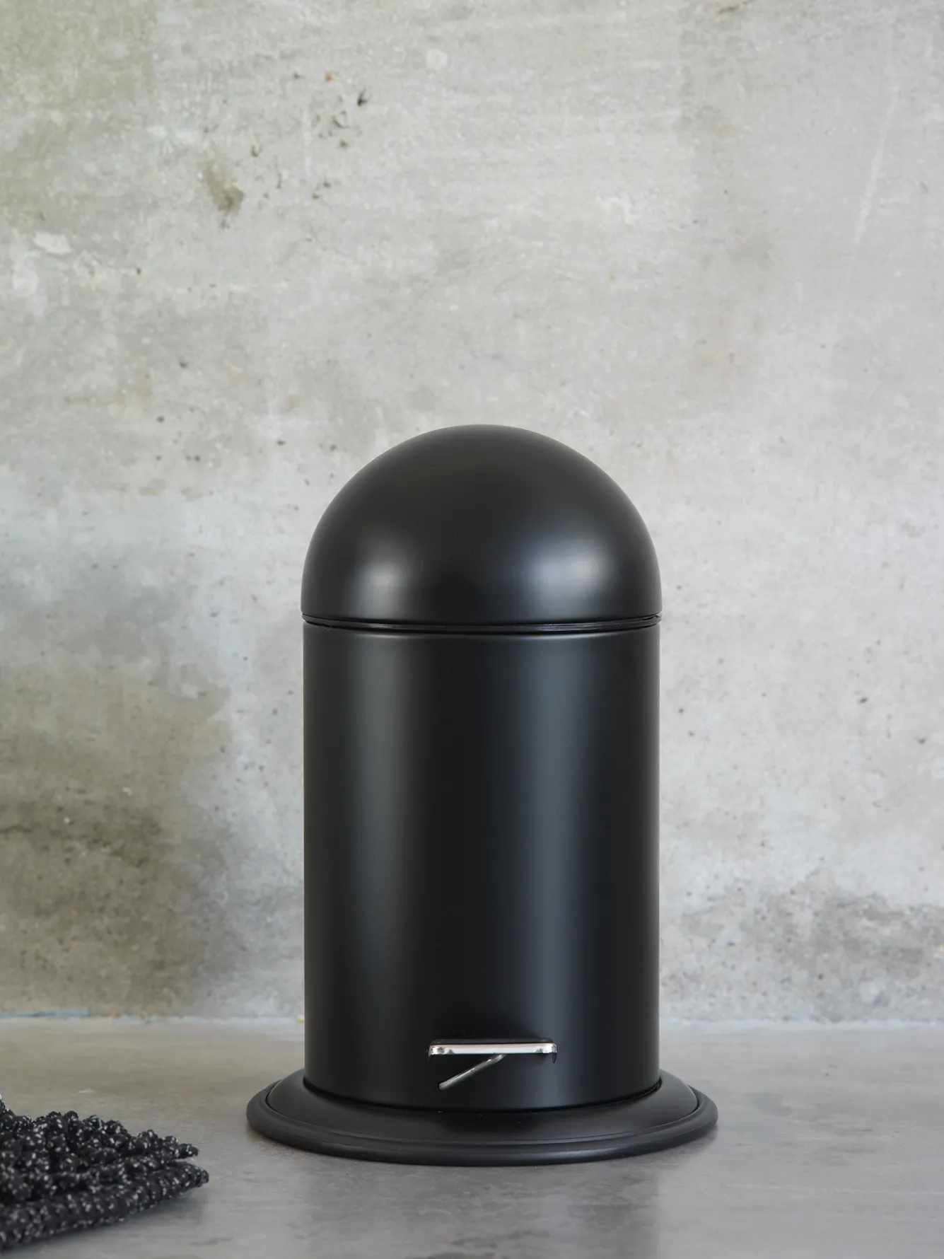 Aquanova Pedal bin Ona color Black-09 (black) 3 liters