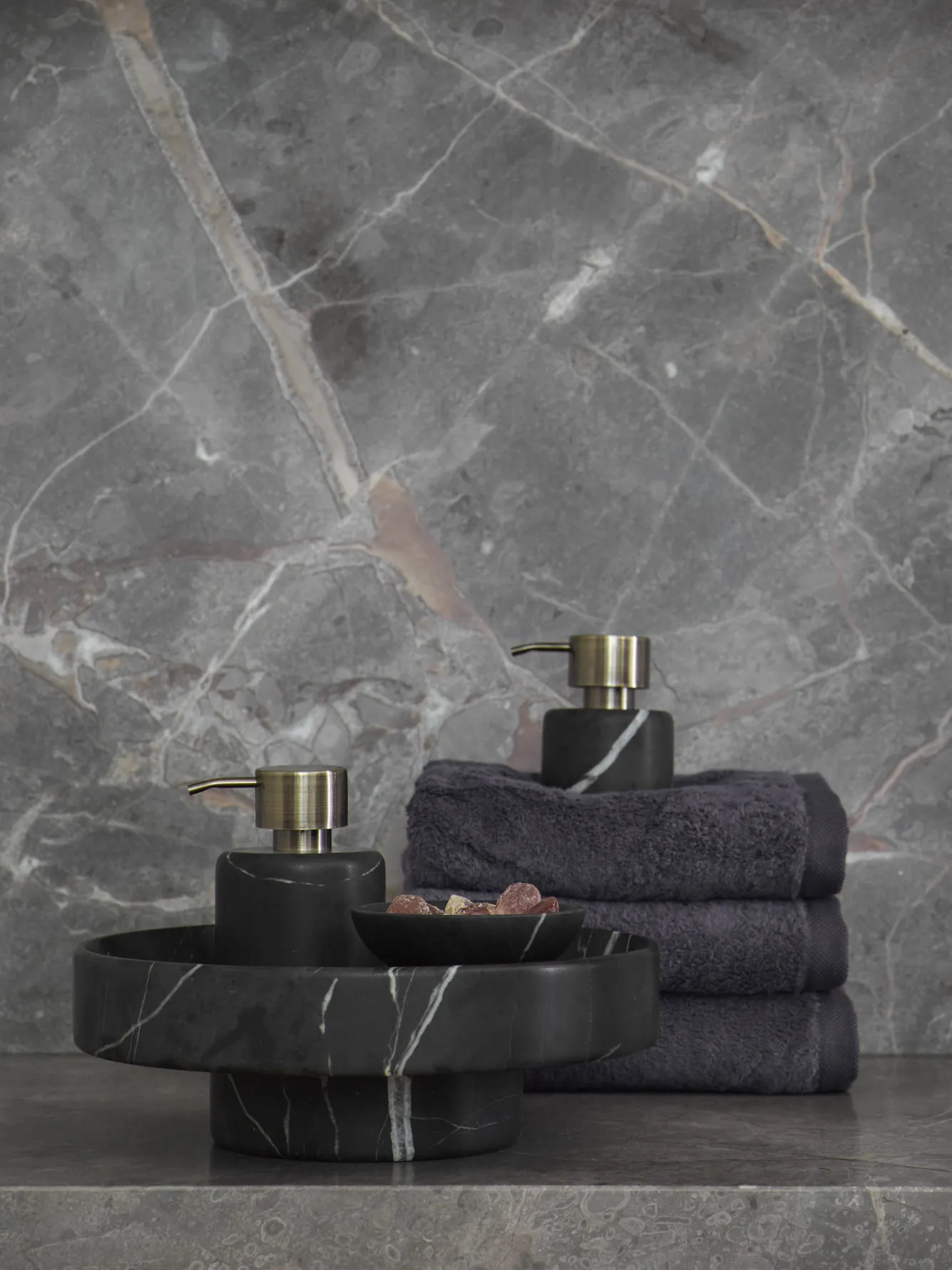 Aquanova Plateau NERO color Black (black)