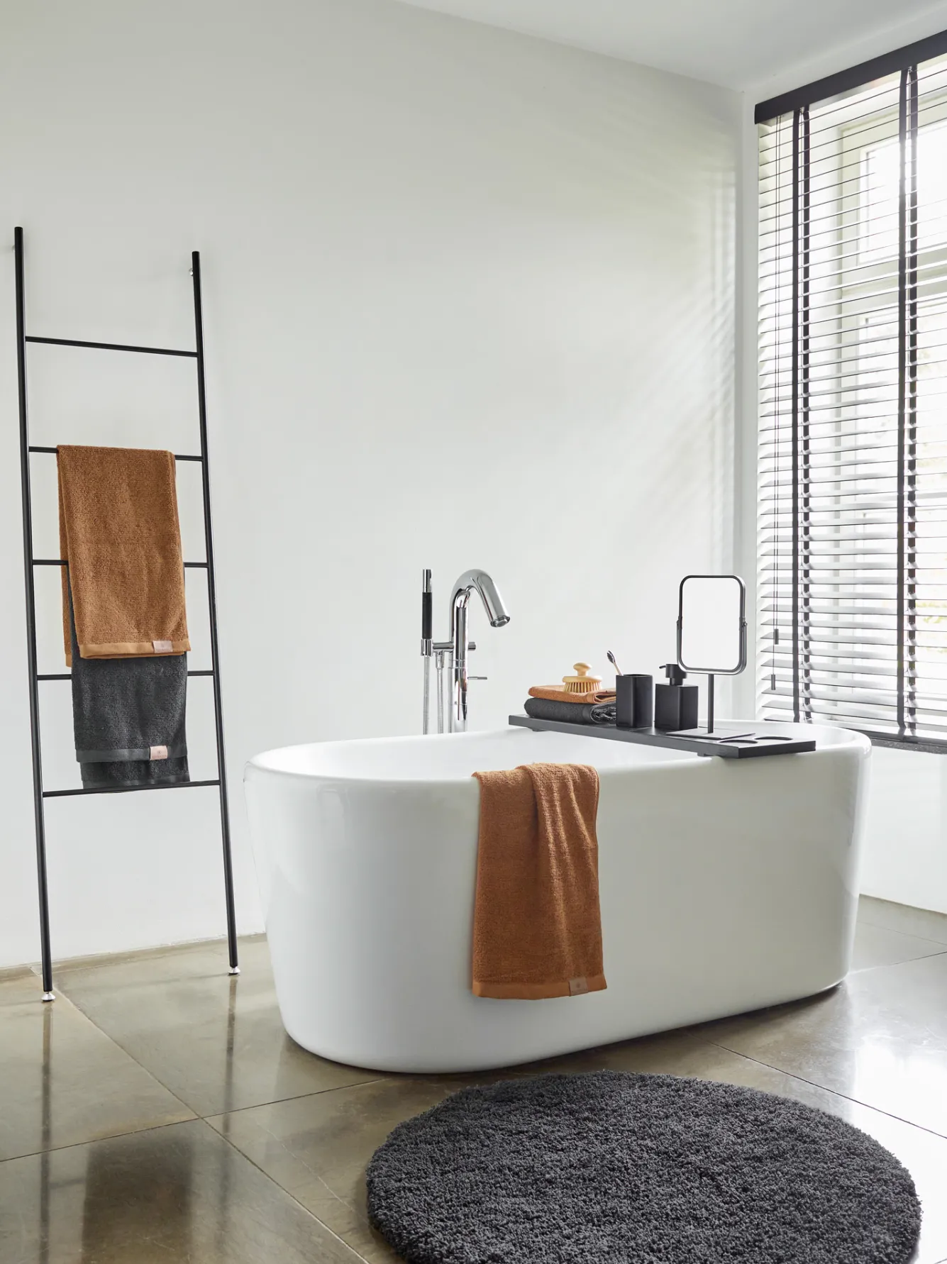 Aquanova Round bath mat Ø80 cm MUSA color Camel-155 (brown)