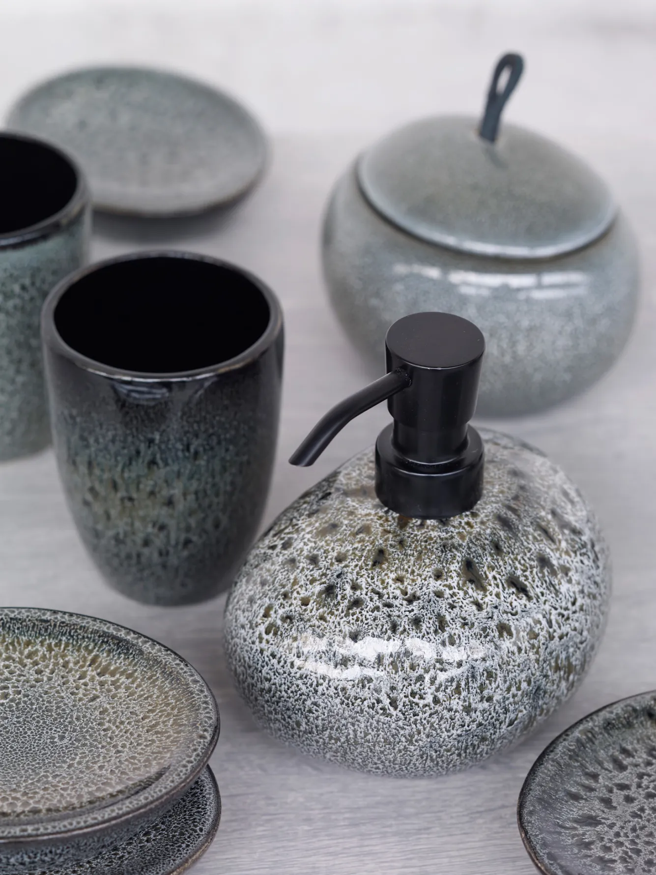 Aquanova Soap dispenser UGO color Olive Black-994 (black)