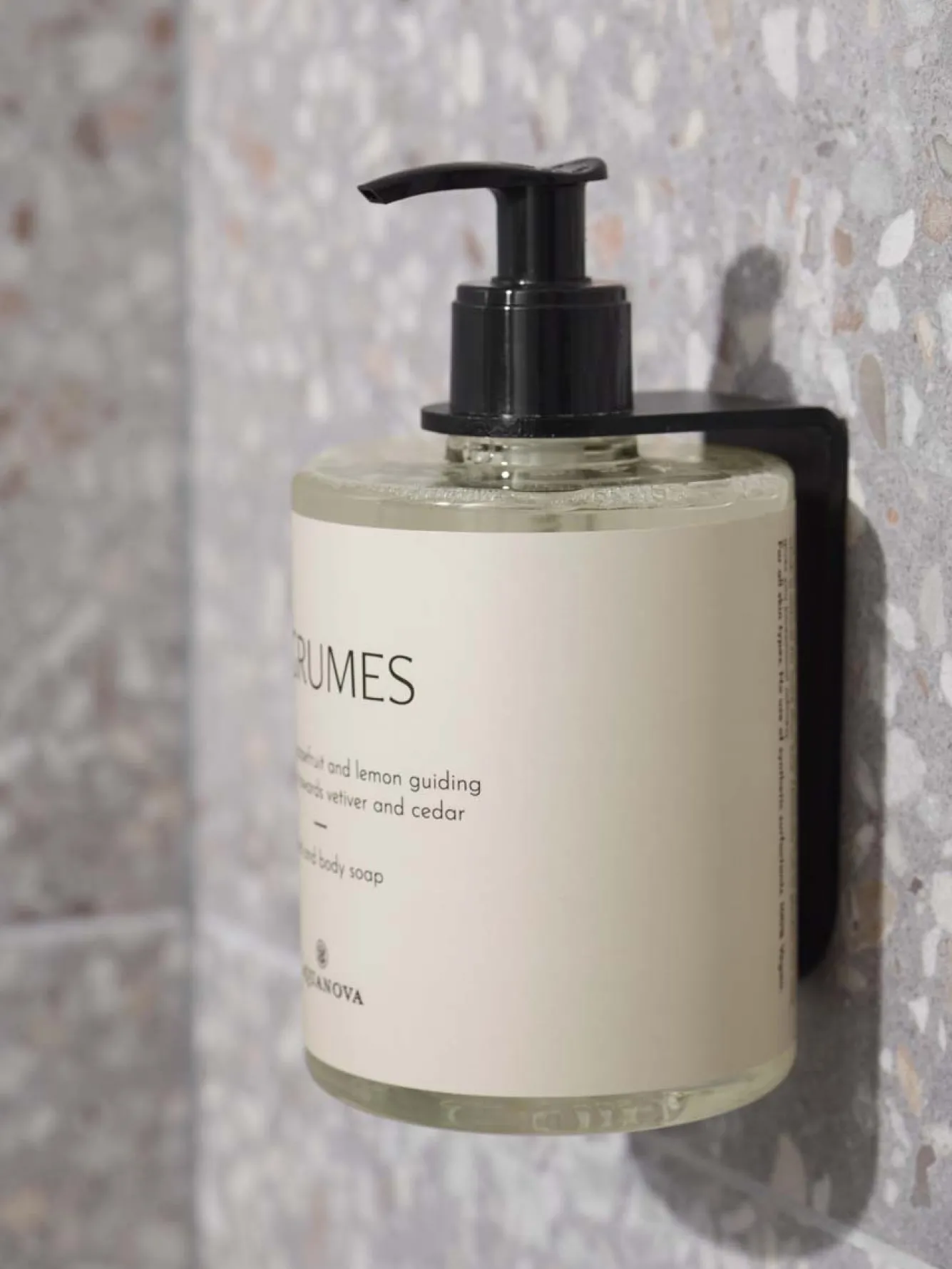 Aquanova Soap pump holder wall CYRA color Black-09