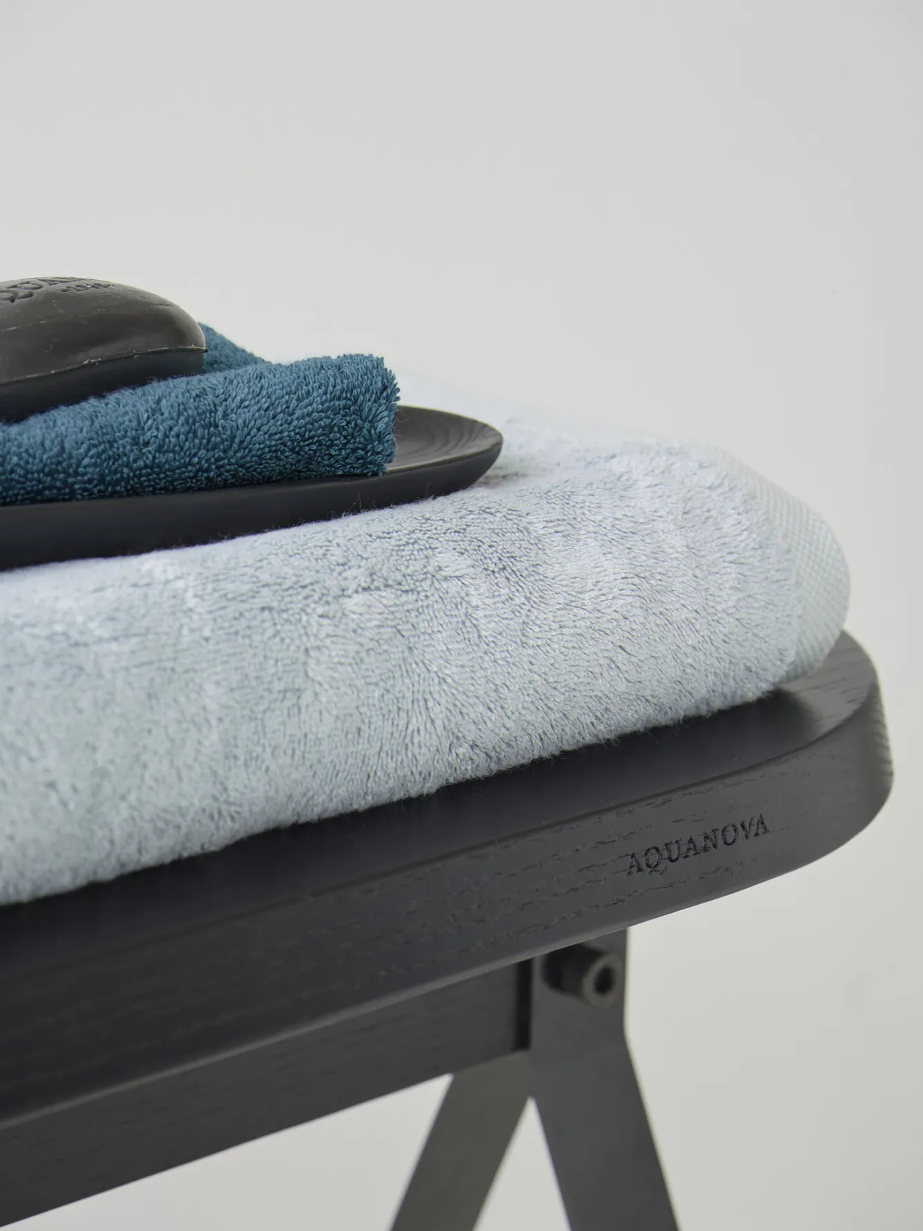 Aquanova Stool BRYN color Black (black)