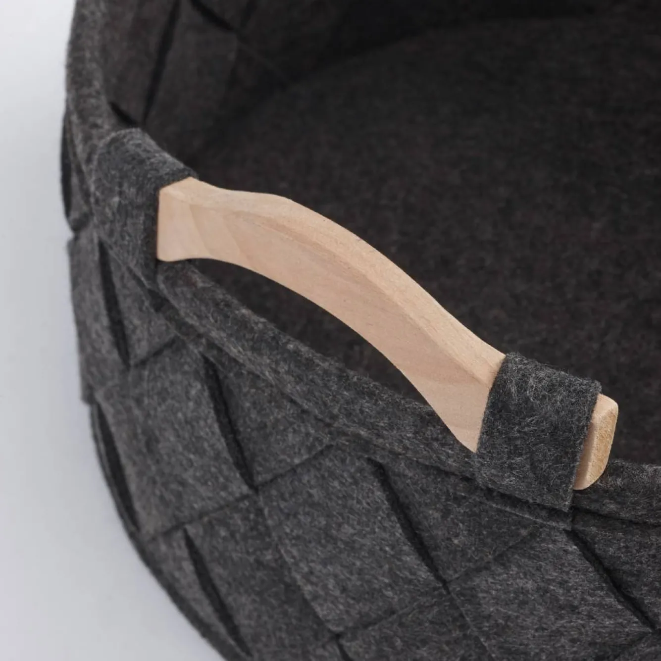 Aquanova Storage basket AMY color Dark Gray-98 (gray / anthracite) small