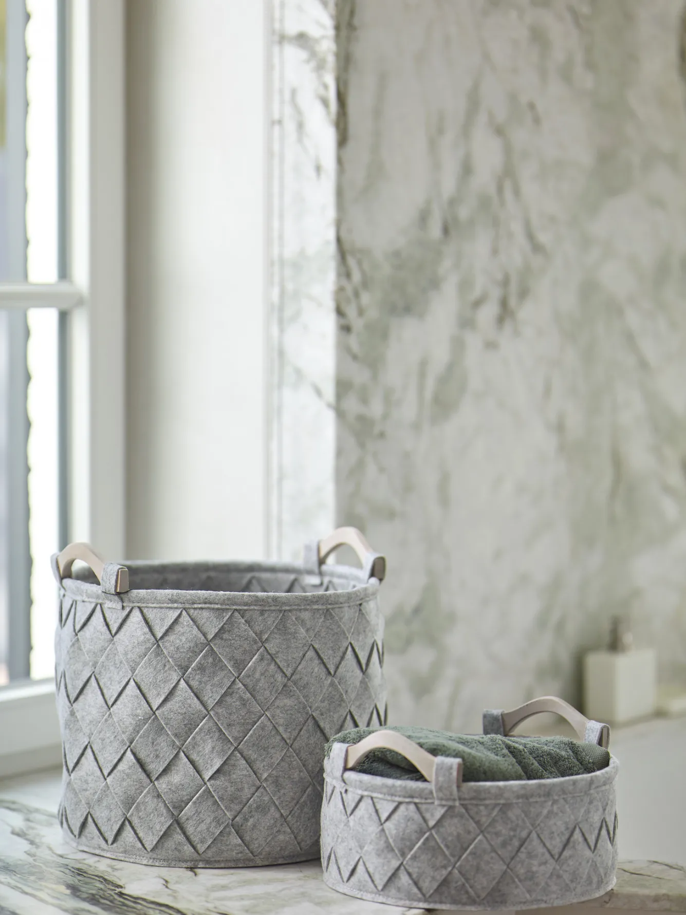 Aquanova Storage basket AMY color Silver Gray-95 (gray) medium