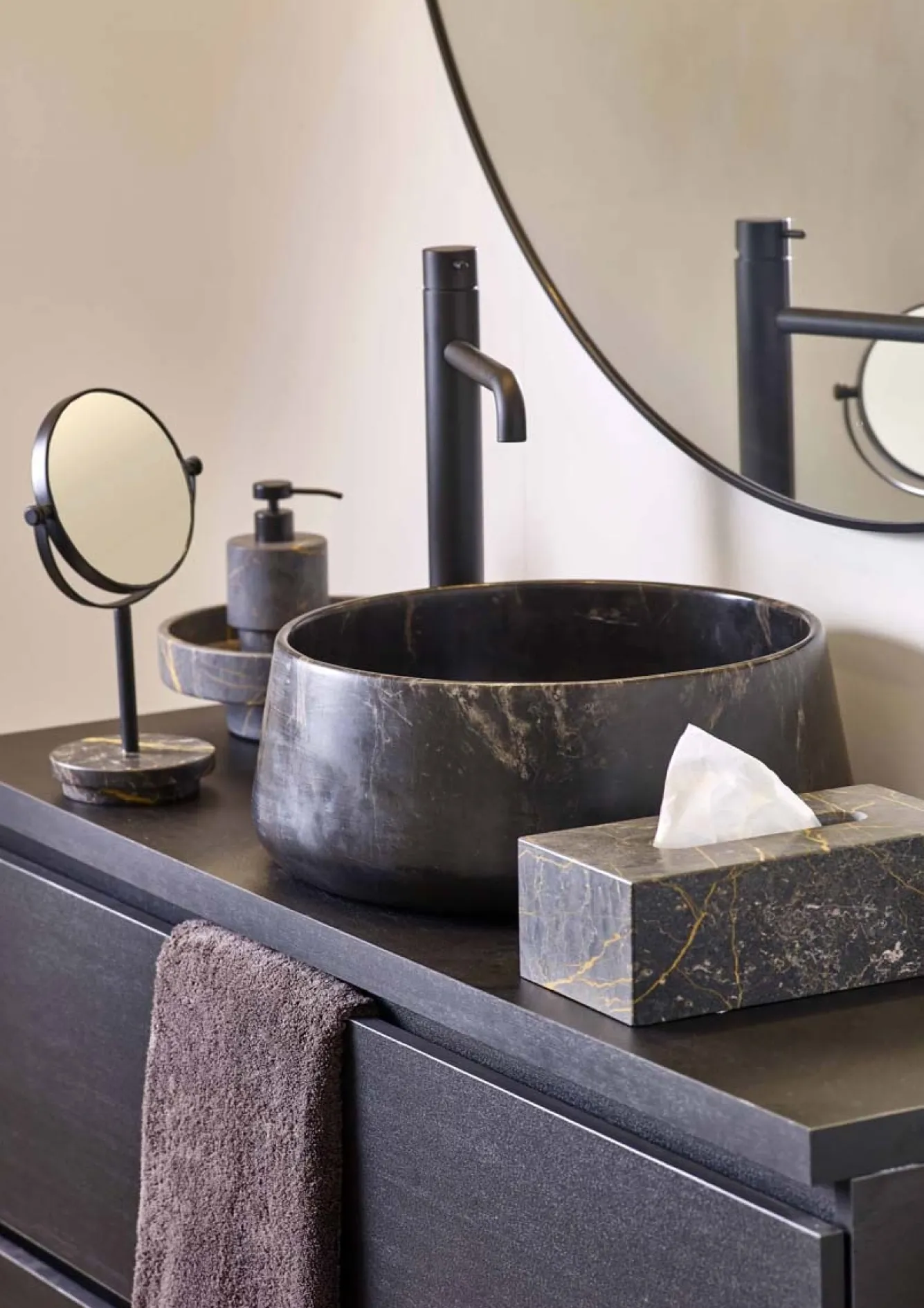 Aquanova Tissue holder PORTO color Black-09