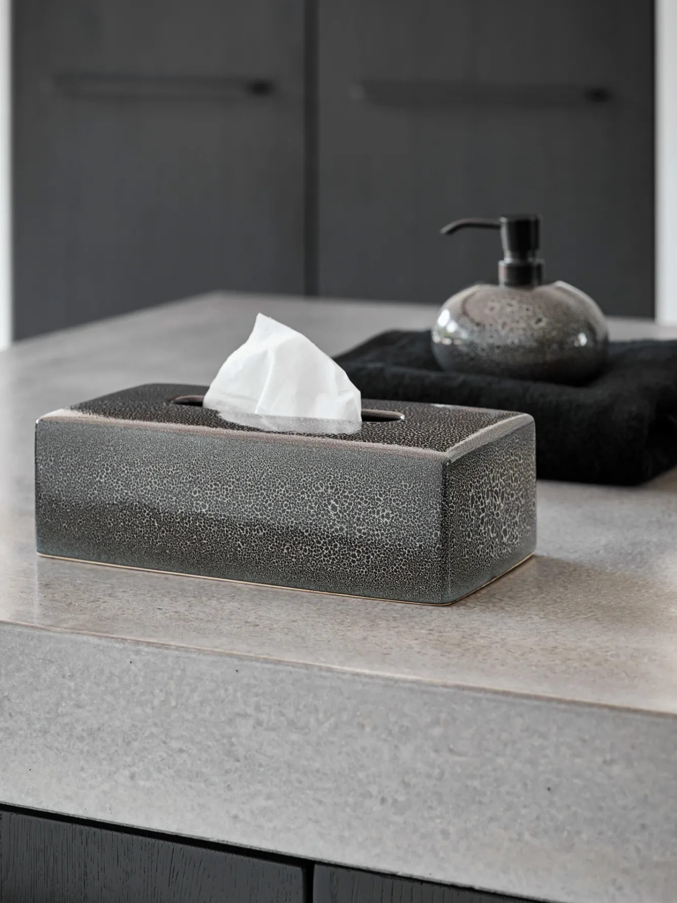 Aquanova Tissue holder UGO color Olive Black-994 (black)