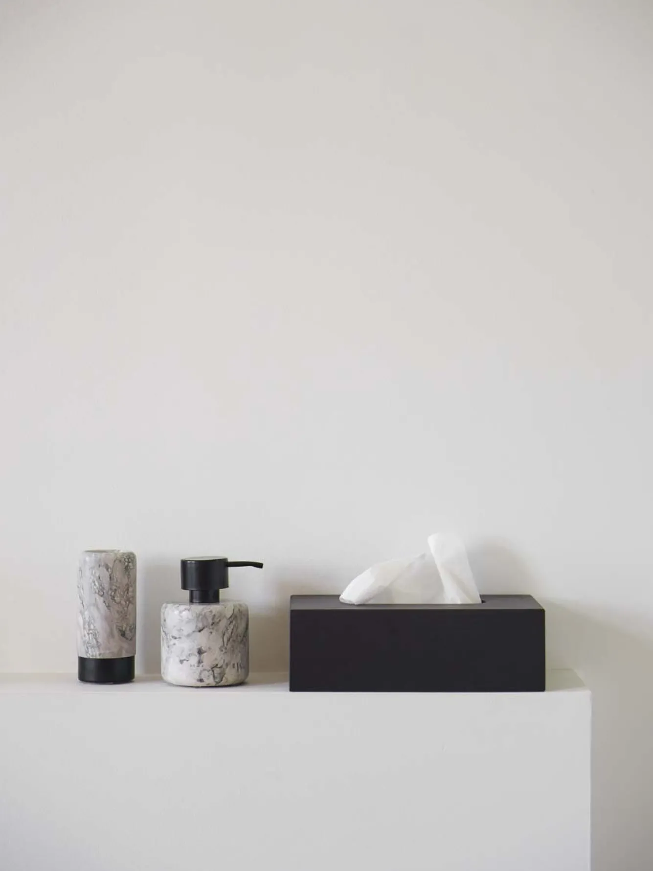 Aquanova Tissue holder MOON black-09 (MOOTIL-09)