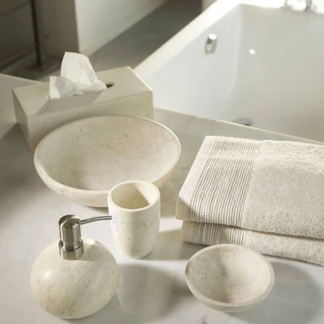 Aquanova Tissue holder Luxor color Cream-14 (beige)