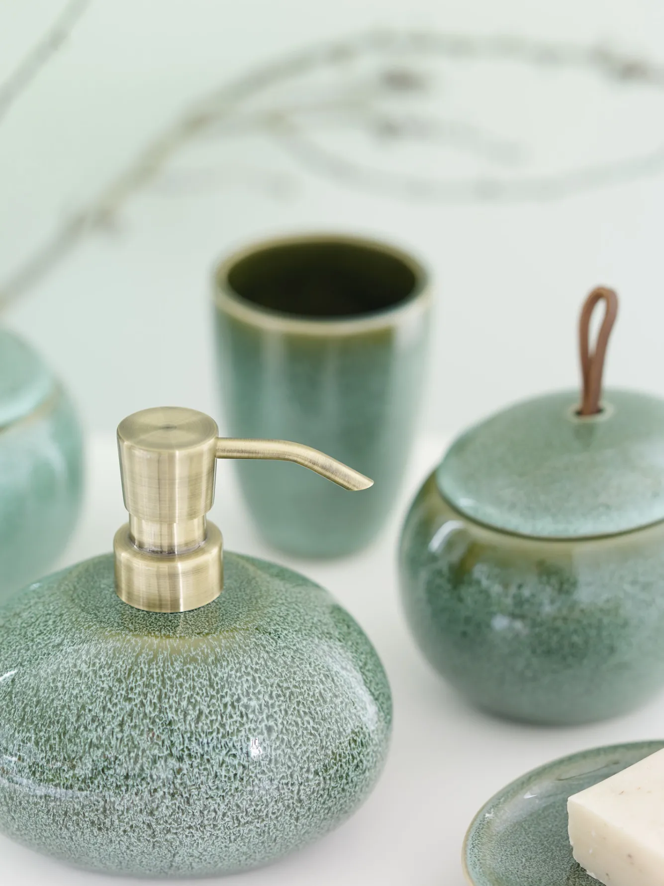 Aquanova Tissue holder UGO color Forest-269 (green)