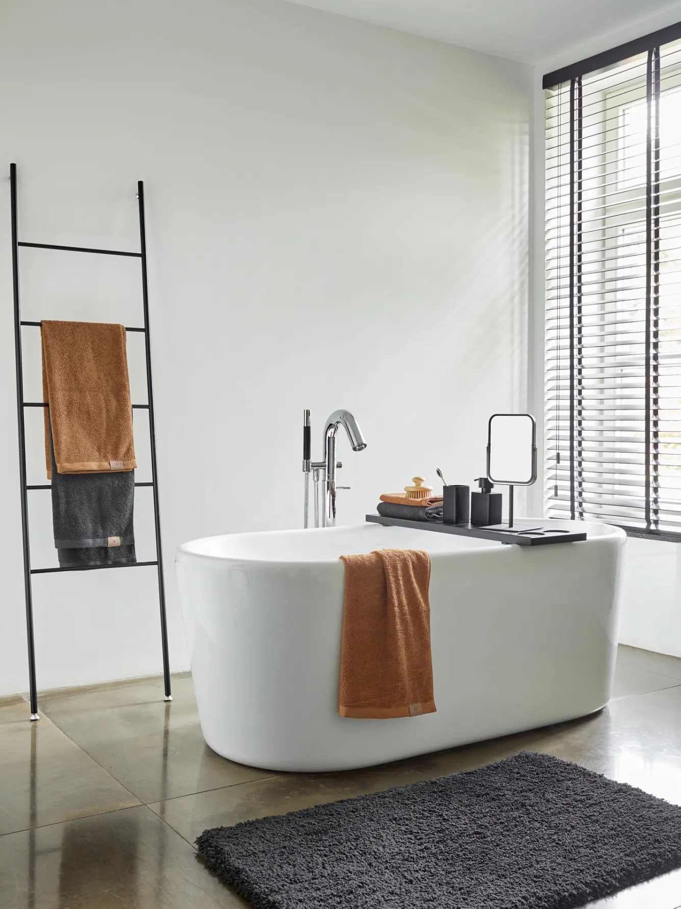 Aquanova Toilet brush holder wall KHANA color Black-09