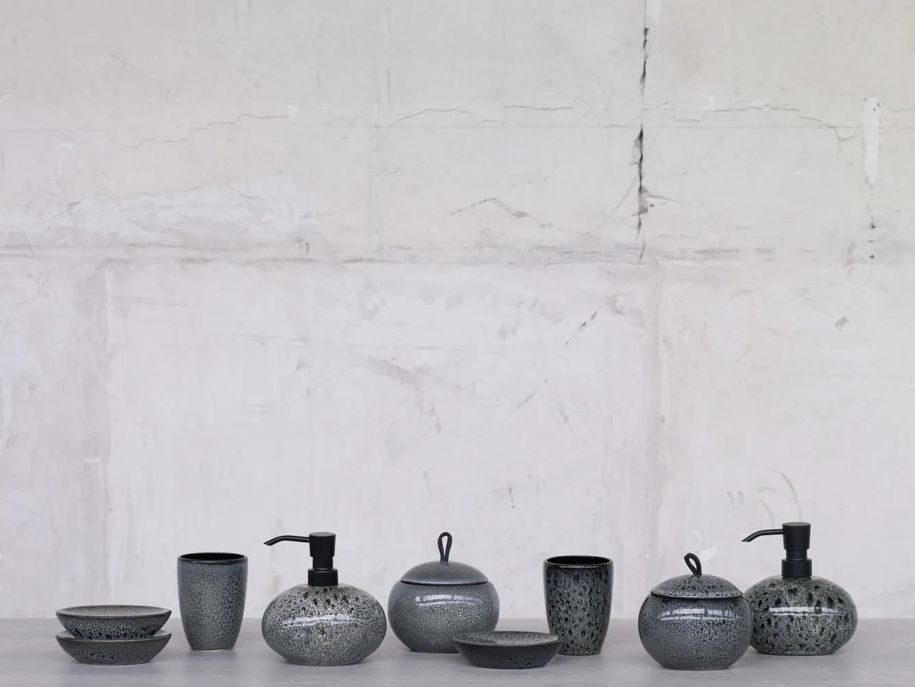 Aquanova Toilet brush holder UGO color Olive Black-994 (black)