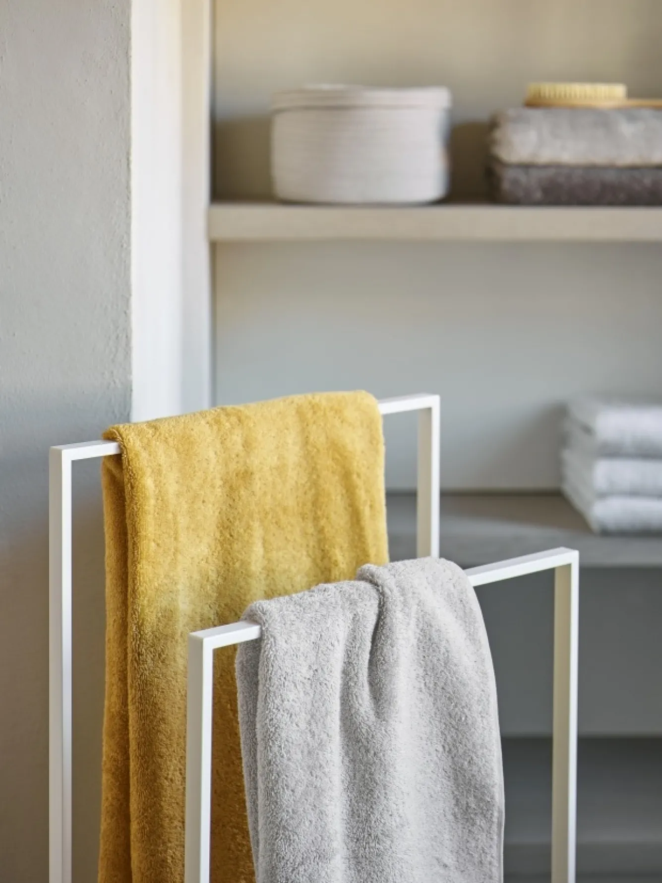 Aquanova Towel rack YURI white, height 83 cm (YURTLH-43)
