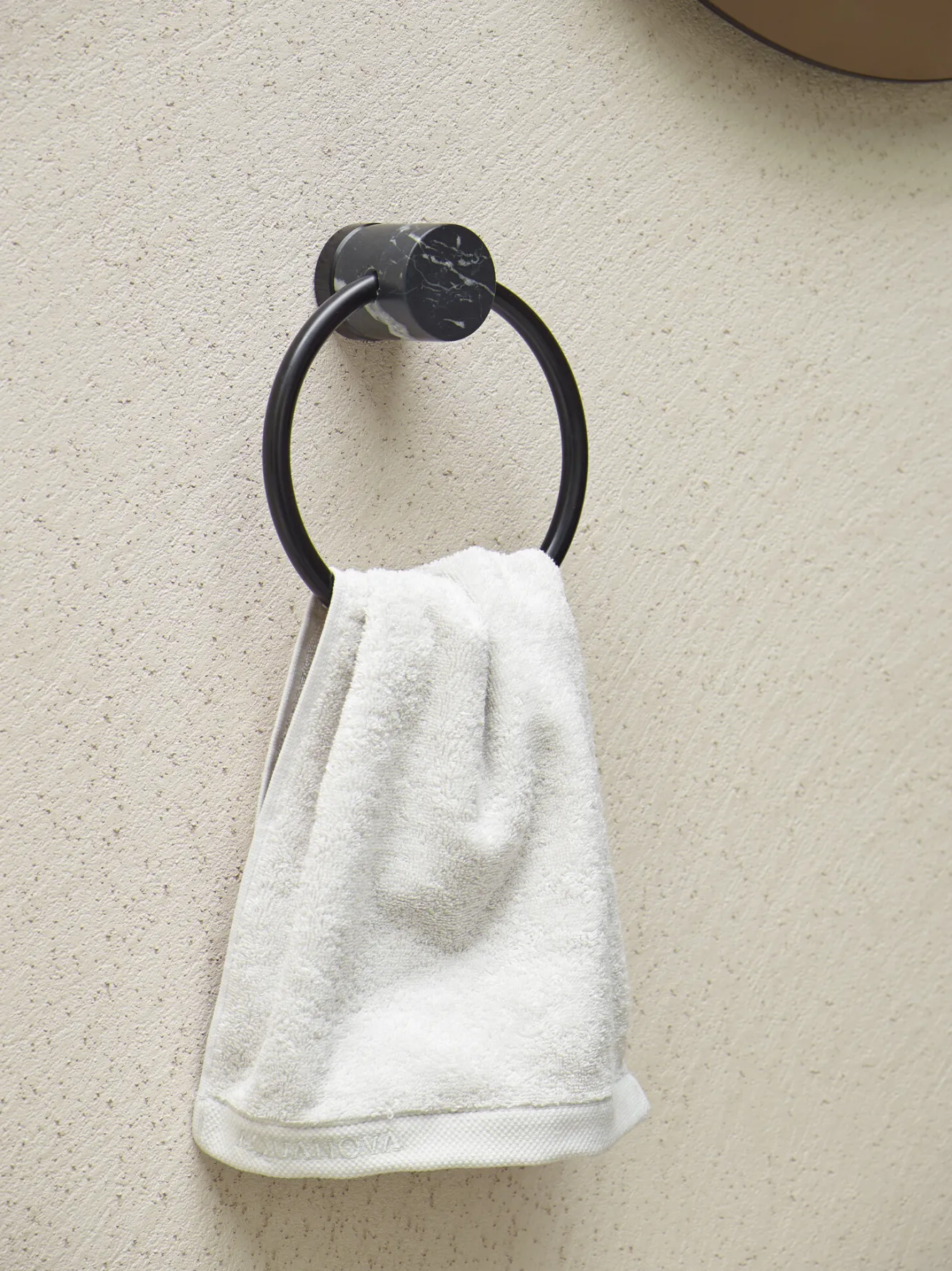 Aquanova Towel ring NERO color Black (black)
