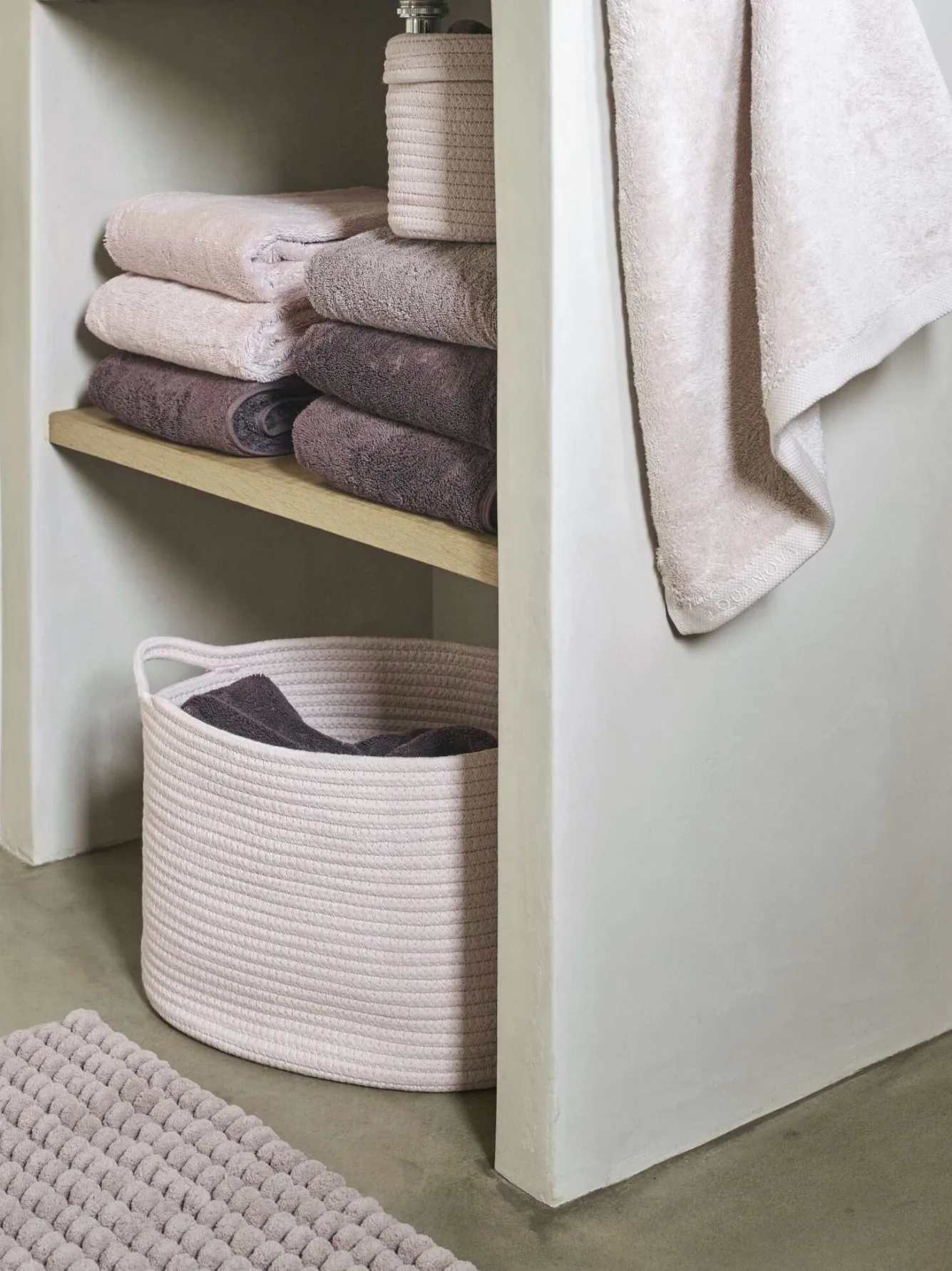 Aquanova Towel 55x100 cm LONDON color Calla-824 (set/3)