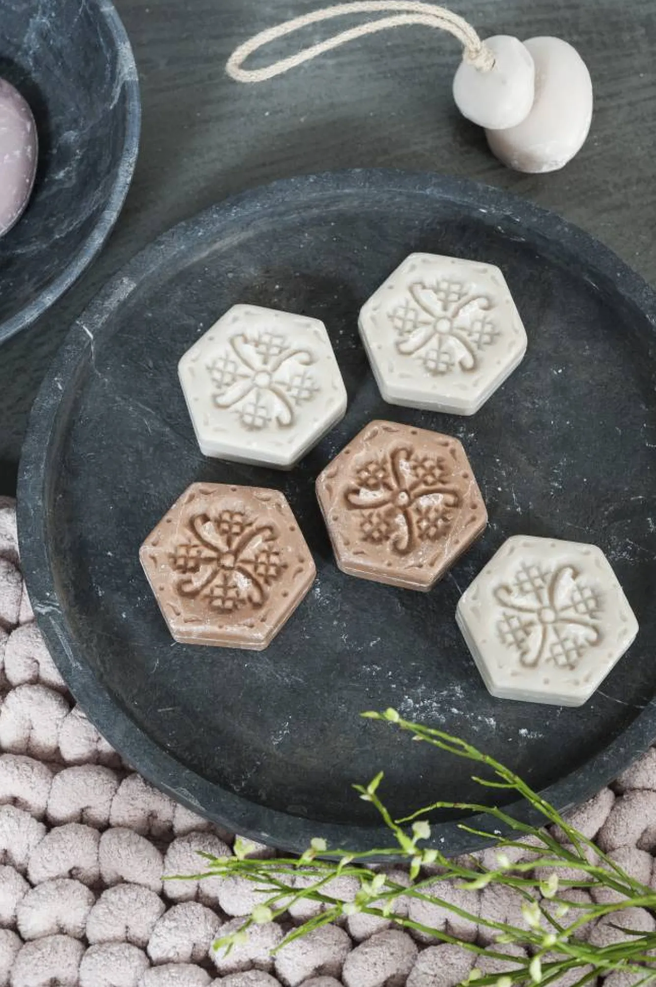 Aquanova Tray / Bowl HAMMAM Dark Gray-98 (round)