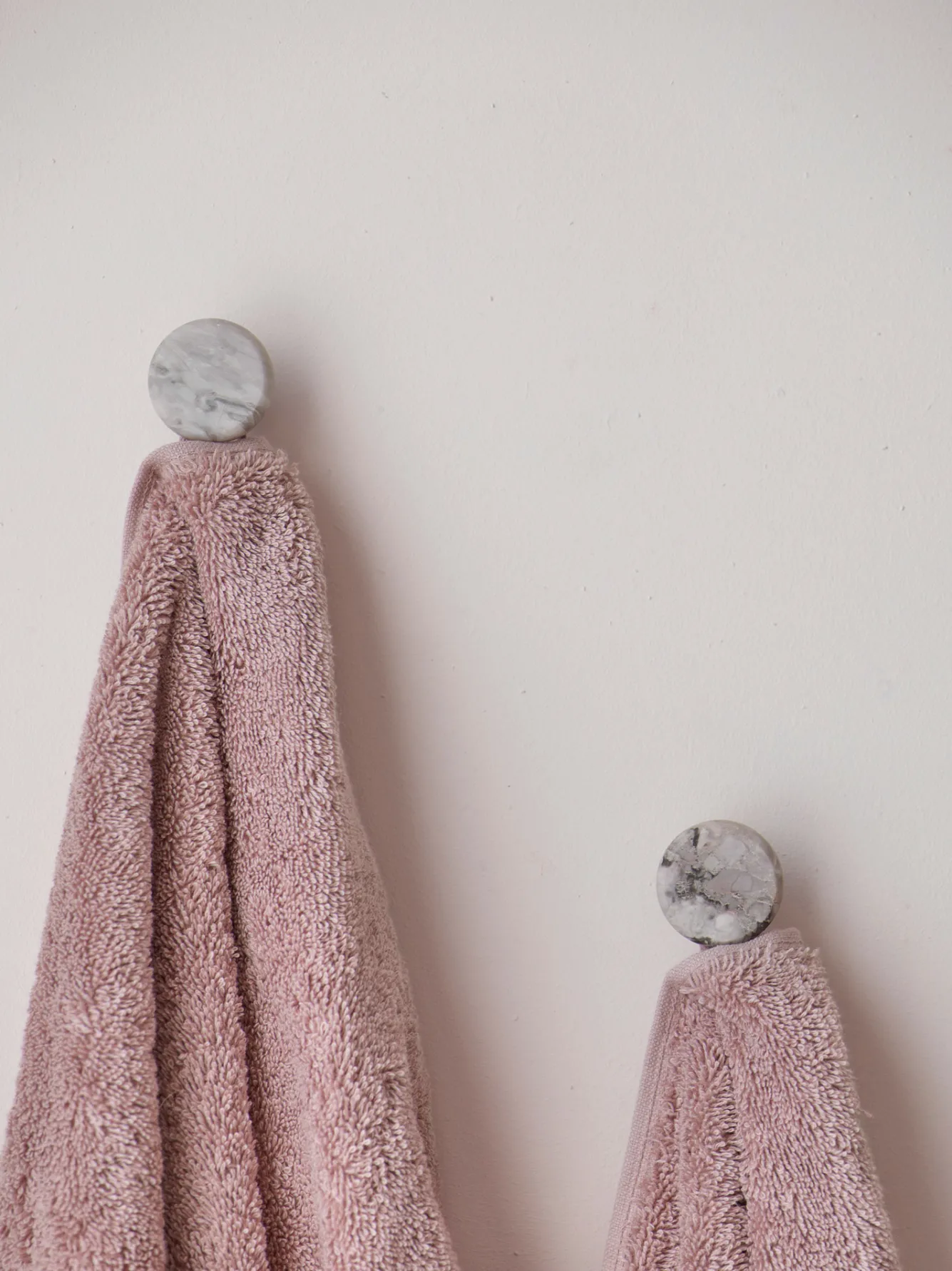 Aquanova Wall hook NERO color Alba (gray)